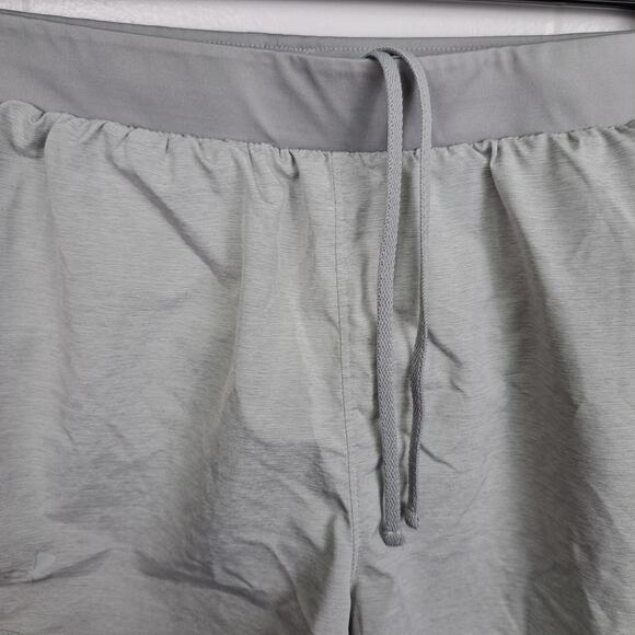 Under Armour HeatGear Shorts Women’s M Gray Lightweight Running Loose Fit - Picture 2 of 11